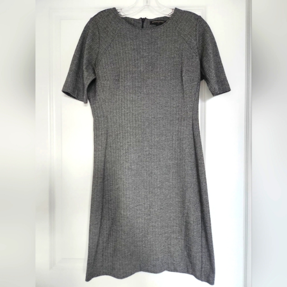 Banana Republic Herringbone Short Sleeve Midi Dress size 4